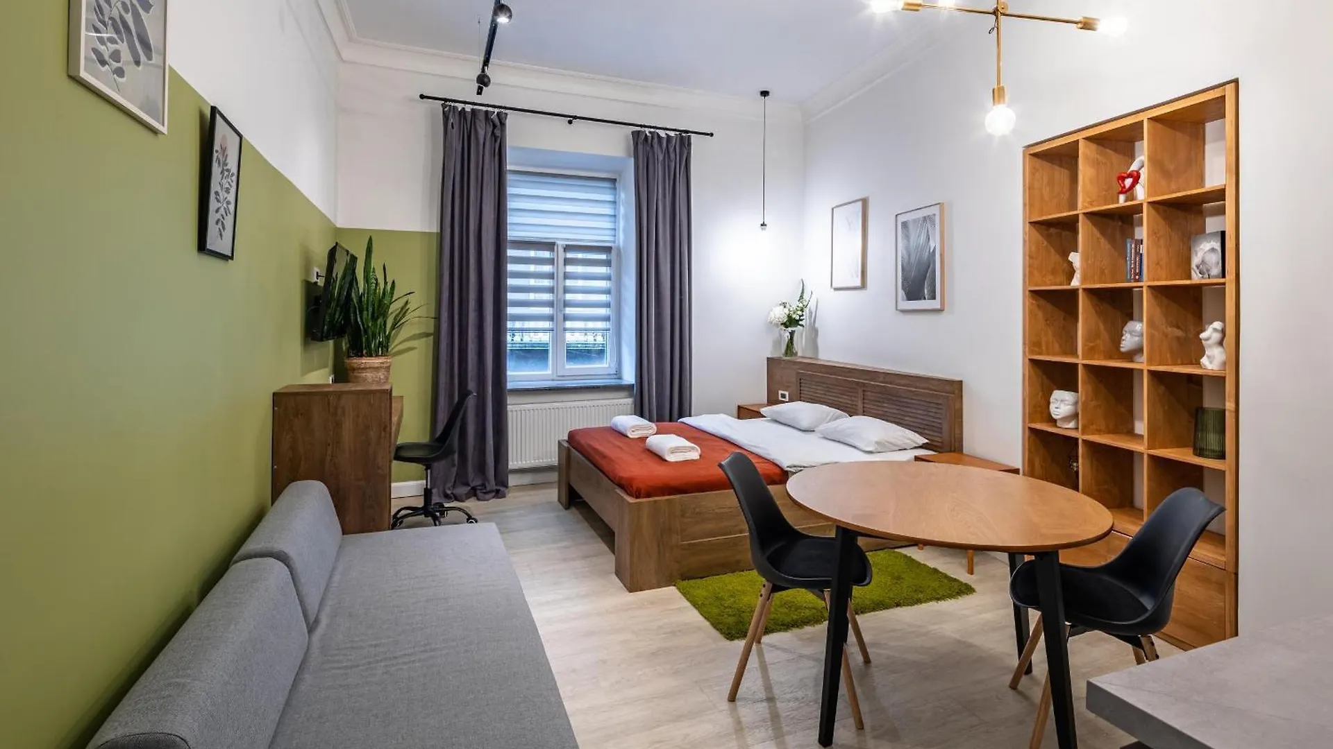 Apartamenty On Knyazya Romana Lemberg Apartment